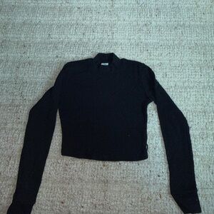 Aritzia Black Long Sleeve Crop Top